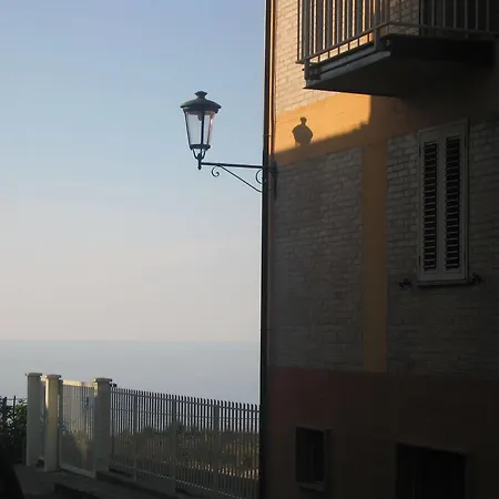 San Leo Hotel *